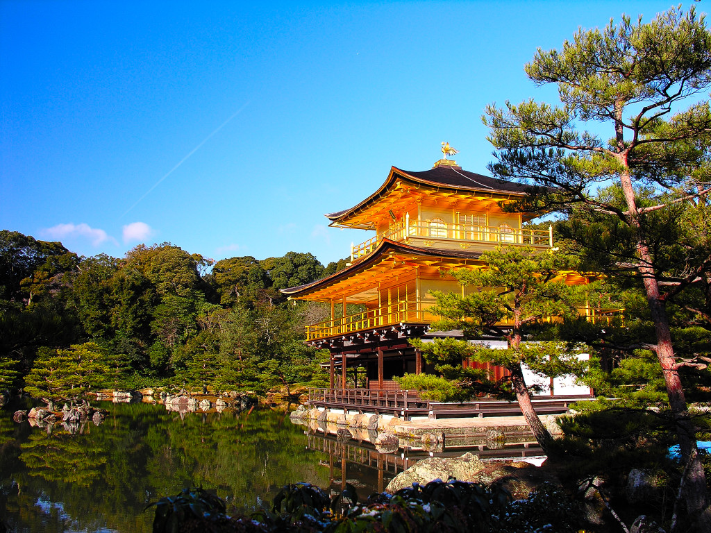 The Kinkakuji Temple and the garden of winter