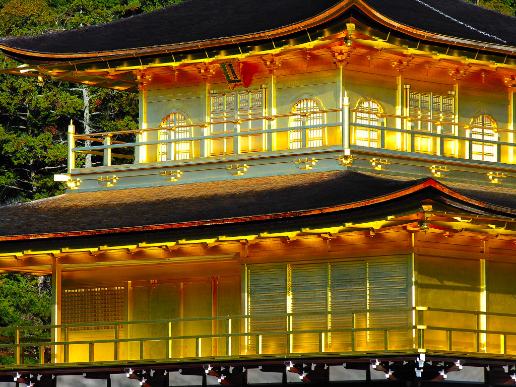 The Kinkakuji Temple which shines with golden color