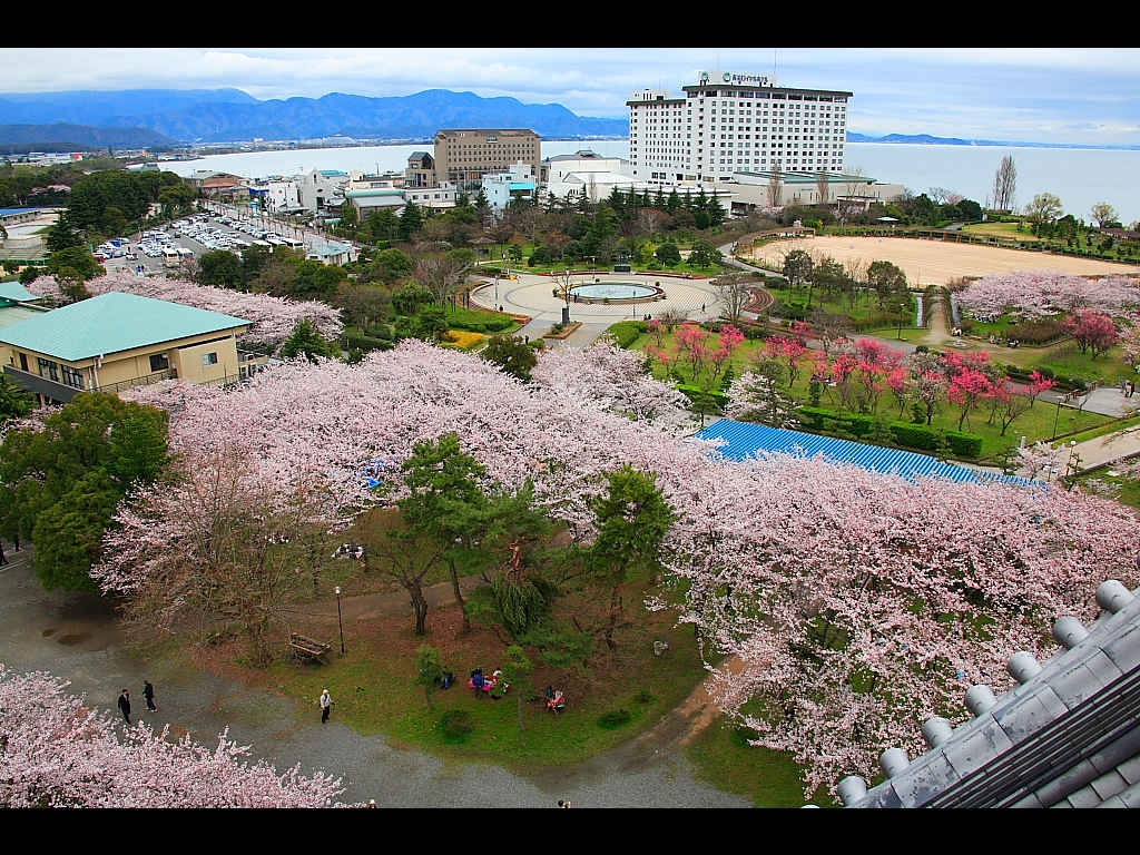 The view of Ho park and Lake Biwa