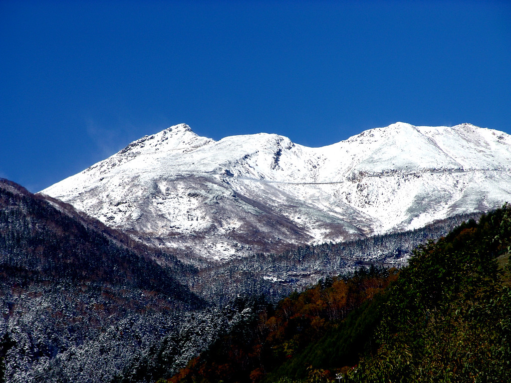 Mt. Norikura seen from Super-woodland path