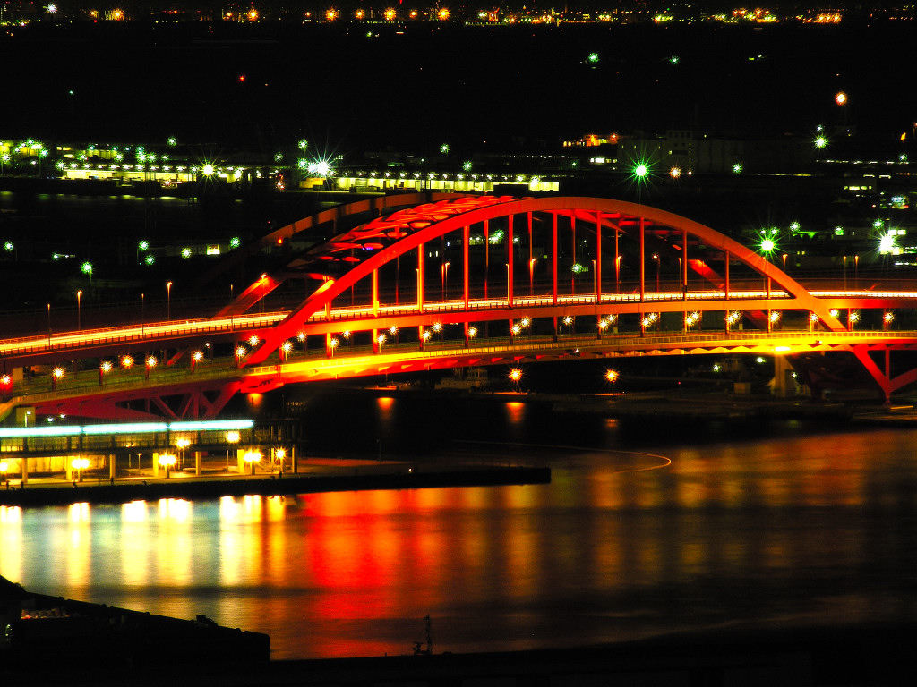 神戸大橋の夜景　左クリックでポートタワーからの神戸夜景へ右クリック背景に設定で壁紙へ
