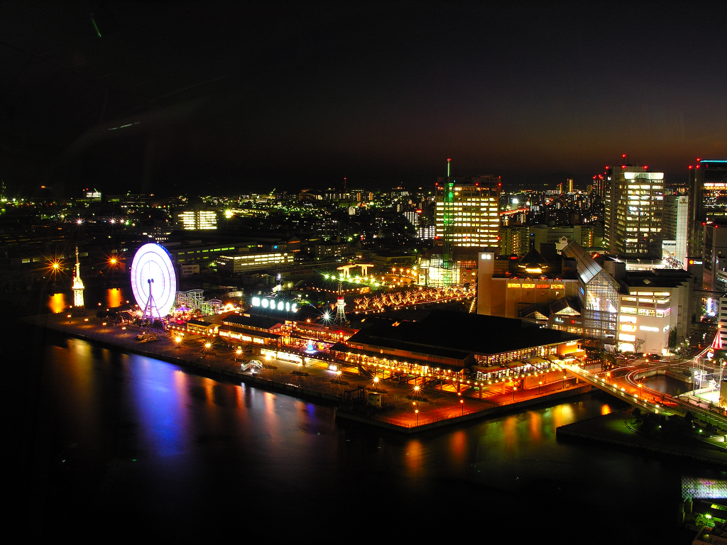 神戸ポートタワーから見下ろすモザイク・ハーバーランド　左クリックでポートタワーからの神戸夜景へ右クリック背景に設定で壁紙へ