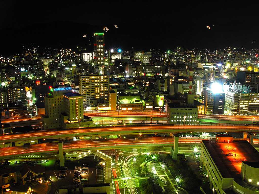 神戸ポートタワー北側の夜景　左クリックでポートタワーからの神戸夜景へ右クリック背景に設定で壁紙へ