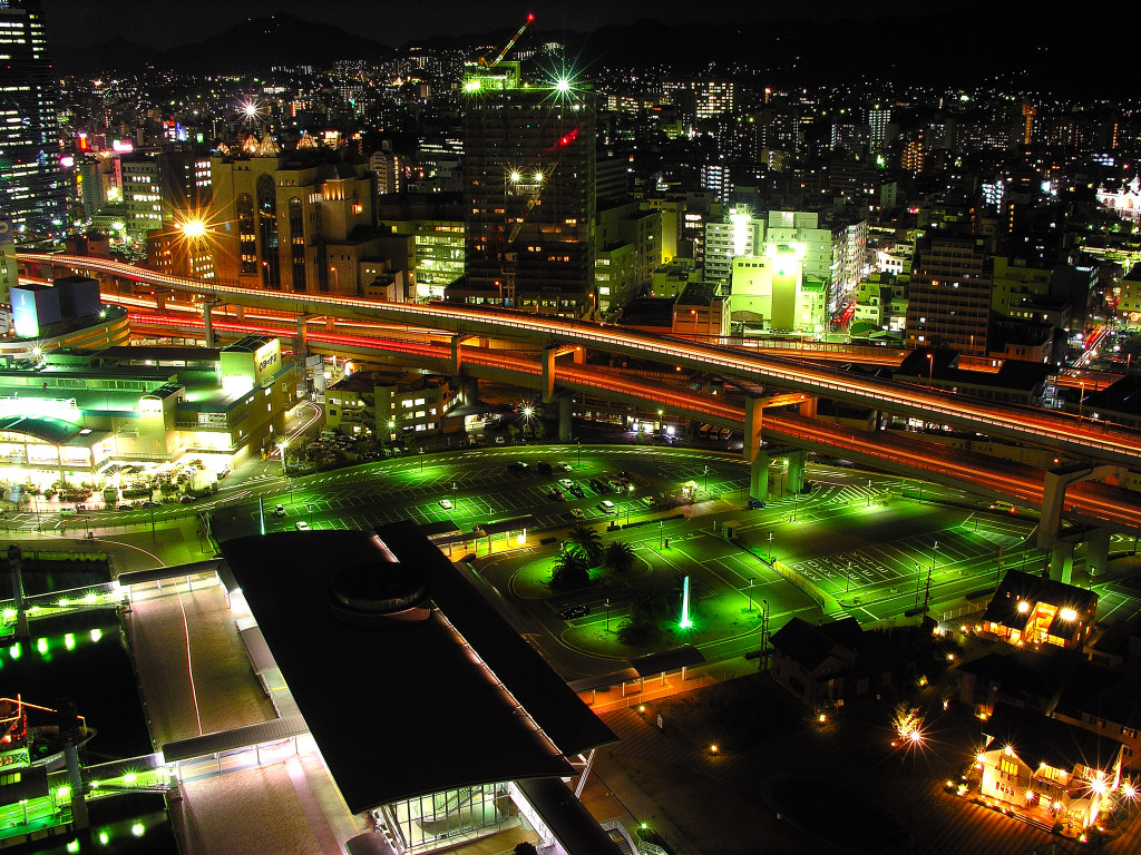 神戸ポートタワーの入場料　左クリックでポートタワーからの神戸夜景へ右クリック背景に設定で壁紙へ